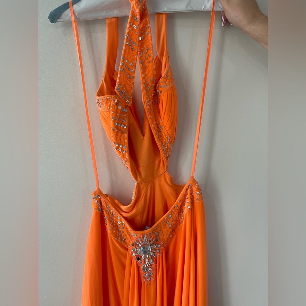 Dress - Picture 3 of 4